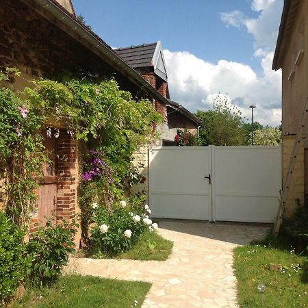 La Bicoque En Puisaye Hotell Saint-Amand-en-Puisaye Eksteriør bilde
